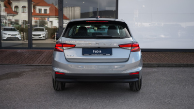 Škoda Fabia 1.0 TSI Extra Plus (pohľad zboku)