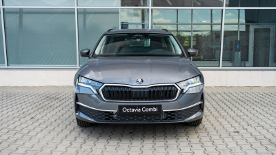 Škoda Octavia Combi 2.0 TDI Selection (pohľad zozadu)