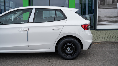 Škoda Fabia 1.0 MPI Essence (pohľad do interiéru)