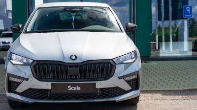 Škoda Scala 1.0 TSI Extra Plus (pohľad zboku)