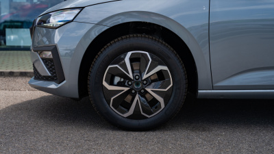 Škoda Scala 1.0 TSI Extra Plus (pohľad spredu)