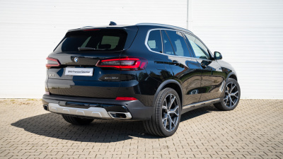 BMW X5 30d xDrive (pohľad zboku)