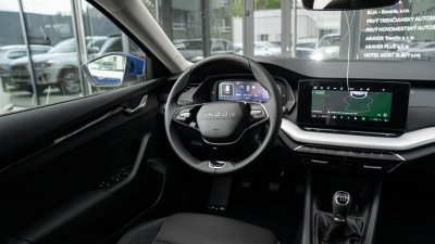 Škoda Octavia Combi 1.5 TSI Extra  (pohľad do interiéru)