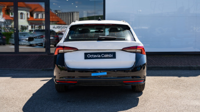 Škoda Octavia Combi 1.5 TSI Selection (pohľad spredu)