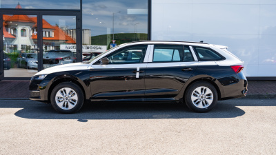 Škoda Octavia Combi 1.5 TSI Selection (pohľad zozadu)