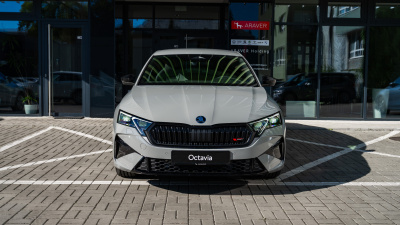 Škoda Octavia 2.0 TSI RS (pohľad zboku)