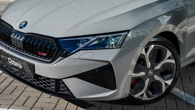 Škoda Octavia 2.0 TSI RS (pohľad do interiéru)
