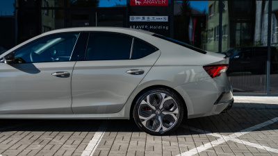 Škoda Octavia 2.0 TSI RS (pohľad do interiéru)