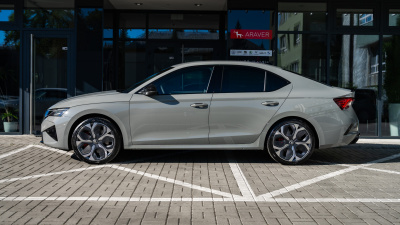 Škoda Octavia 2.0 TSI RS (pohľad zozadu)