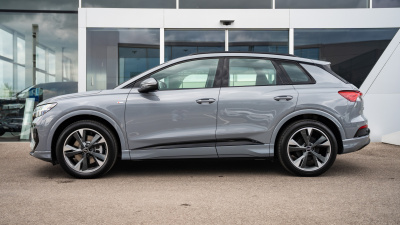 Q4 e-tron Quattro (pohľad spredu)