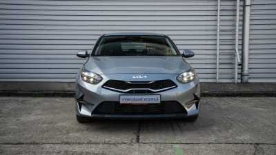 Kia Ceed 1.5 T-GDi Gold (pohľad zboku)