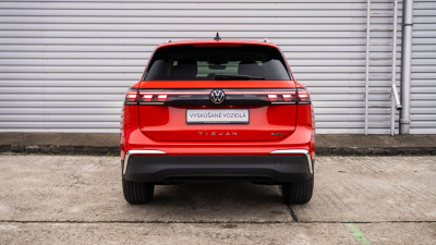 Volkswagen Tiguan 2.0 TDI Elegance 4x4 (pohľad zozadu)
