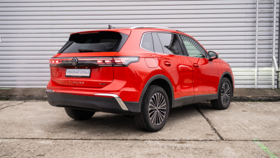 Volkswagen Tiguan 2.0 TDI Elegance 4x4 (pohľad spredu)