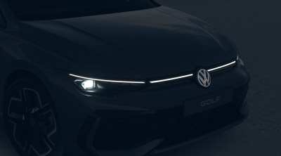 VW Golf 1.5 eTSI R-line Limited (pohľad spredu)