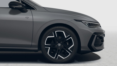 VW Golf 1.5 eTSI R-line Limited (pohľad do interiéru)