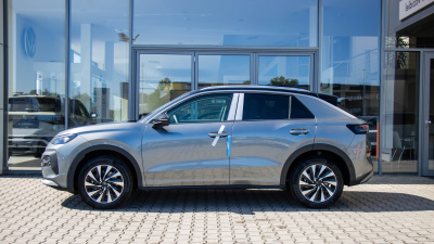VW T-Roc 1.5 eTSI Style (pohľad zboku)