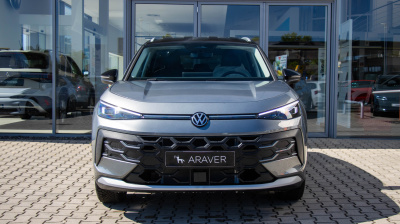 VW T-Roc 1.5 eTSI Style (pohľad do interiéru)