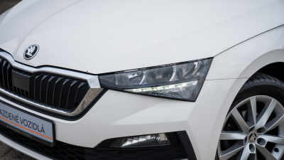 Škoda Scala 1.0 TSI Youbileum 125 (pohľad do interiéru)