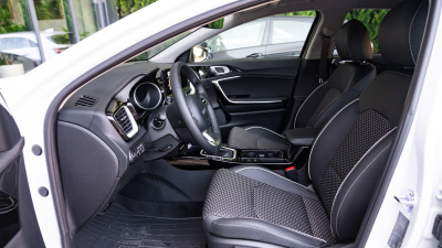 Kia XCeed 1.6 T-GDi 7 DCT Gold (pohľad do interiéru)