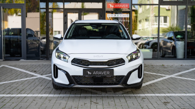 Kia XCeed 1.6 T-GDi 7 DCT Gold (pohľad spredu)