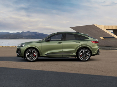 AUDI Q5 Sportback e-hybrid Quattro (pohľad zboku)