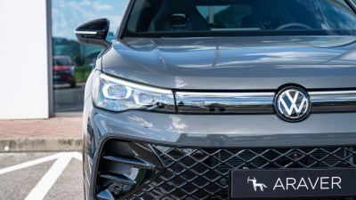 VW Tiguan 2.0 TDI R-Line 4x4 (pohľad do interiéru)