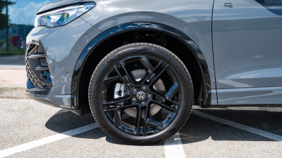 VW Tiguan 2.0 TDI R-Line 4x4 (pohľad do interiéru)