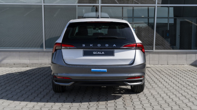 Škoda Scala 1.5 TSI Extra Plus (pohľad spredu)