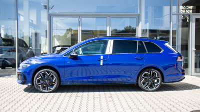 VW Golf Variant 1.5 eTSI R-Line Limited (pohľad zboku)