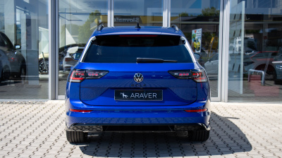 VW Golf Variant 1.5 eTSI R-Line Limited (pohľad do interiéru)