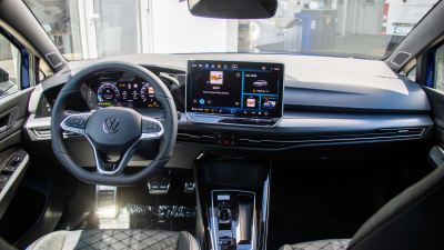 VW Golf Variant 1.5 eTSI R-Line Limited