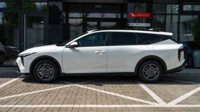 Kia K4 SW 1.6 T-GDi 7DCT Gold (pohľad zboku)
