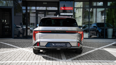 Kia K4 SW 1.6 T-GDi 7DCT Sport (pohľad spredu)