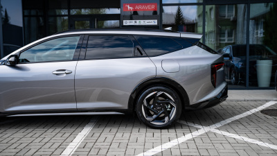 Kia K4 SW 1.6 T-GDi 7DCT Sport (pohľad do interiéru)