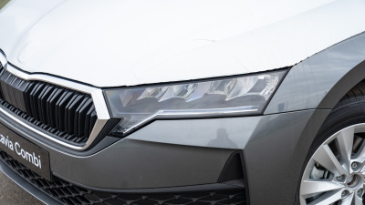 Škoda Octavia Combi 1.5 TSI Extra (pohľad spredu)
