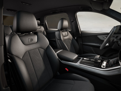 AUDI Q7 3.0 TDI Quattro (pohľad do interiéru)