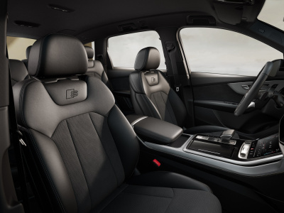 AUDI Q7 3.0 TDI Quattro (pohľad do interiéru)