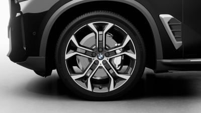 BMW X5 30d xDrive (pohľad spredu)