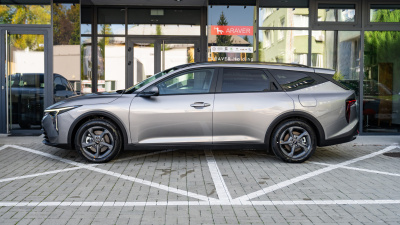 Kia K4 SW 1.6 T-GDi 7DCT Gold (pohľad zboku)