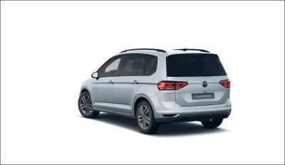 VW Touran 1.5 TSI Limited (pohľad zozadu)