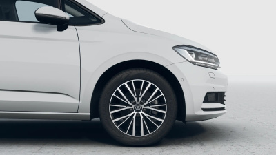 VW Touran 1.5 TSI Limited (pohľad do interiéru)