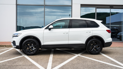 VW Touareg 3.0 TDI Limited (pohľad spredu)