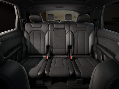 AUDI Q7 3.0 TDI Quattro  (pohľad do interiéru)