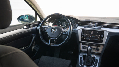 VW Passat Variant 1.6 TDI (pohľad do interiéru)