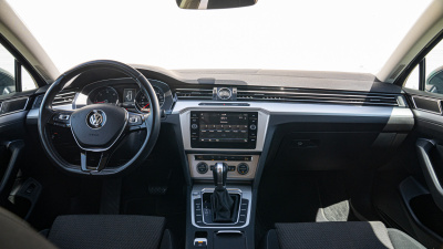 VW Passat Variant 1.6 TDI (pohľad do interiéru)