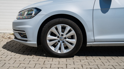VW Golf Variant 1.6 TDI (pohľad spredu)
