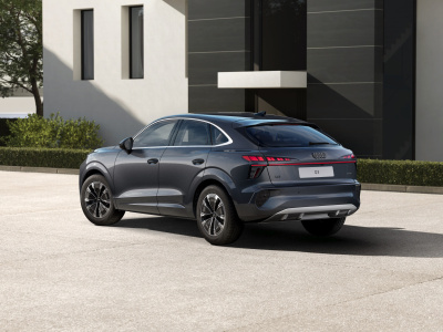 AUDI Q3 Sportback 2.0 TFSI Quattro (pohľad zboku)