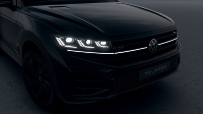 VW Touareg 3.0 TDI R-Line Final Edition (pohľad spredu)