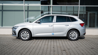 Škoda Scala 1.5 TSI Extra Plus (pohľad zboku)