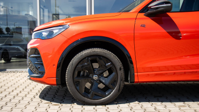 VW Tiguan 2.0 TDI R-Line 4x4 (pohľad spredu)